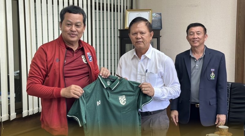 สมาคมฯ ร่วมประชุม กรมพลศึกษา หารือเตรียมลงนาม ลง MOU ใช้ที่ดินสร้างศูนย์ฝึกฟุตบอลแห่งชาติครบวงจร