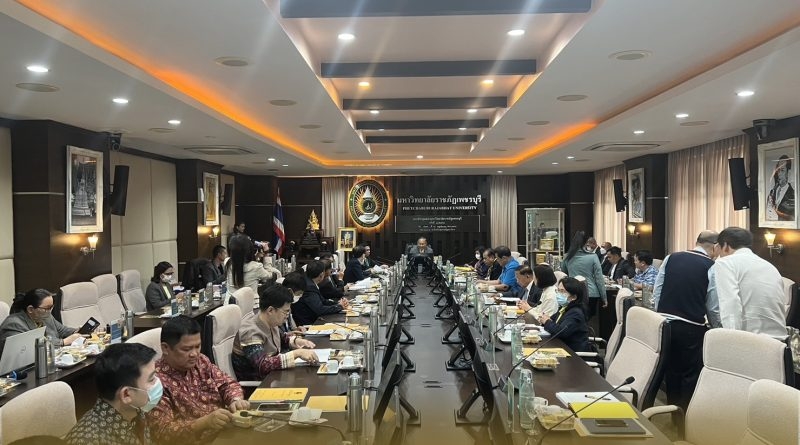 การประชุม สภามหาวิทยาลัยราชภัฏเพชรบุรี ครั้งที่11/2566 วันจันทร์ที่ 20