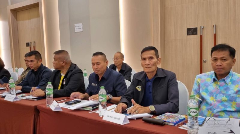 นายยุทธนา หยิมการุณ นายกสมาคมชาวเพชรบุรี มอบหมายให้ พันโทเสนาะ ปิ่นทอง เลขานุการสมาคมฯ พร้อมด้วย นายสถิตย์ กระต่ายอินทร์ ฝ่ายศิลปวัฒนธรรม สมาคมฯ เข้าร่วมการประชุมเพื่อส่งเสริมการอยู่ร่วมกันภายใต้สังคมพหุวัฒนธรรมในประเทศไทย ของสำนักงานสภาความมั่นคงแห่งชาติ