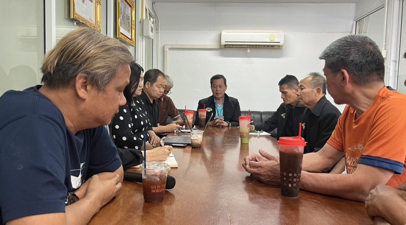 นายยุทธนา หยิมการุณ นายกสมาคมชาวเพชรบุรี เชิญคณะทํางาน จัดงานวิ่ง เพชรบุรีมาราธอน ครั้งที่ 5 เพื่อเตรียมความพร้อม