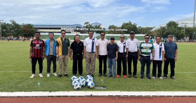 นายวรวุฒิ วิบูลย์ศิริชัย ประธานสโมสร เพชรบุรี PBRU FC นายบุญมา สิริธรังสี รองประธาน นาย ประหยัด แสงหิรัญ ผู้จัดการทีม เปิดคัดนักเตะ น้องๆในจังหวัดเพชรบุรี และใกล้เคียง เพื่อเล่น T3 ใน ฤดูกาล 2026/2027 นายวรวุฒิ วิบูลย์ศิริชัย ประธานสโมสร เพชรบุรี PBRU FC นายบุญมา สิริธรังสี รองประธาน นาย ประหยัด แสงหิรัญ ผู้จัดการทีม เปิดคัดนักเตะ น้องๆในจังหวัดเพชรบุรี และใกล้เคียง เพื่อเล่น T3 ใน ฤดูกาล 2026/2027