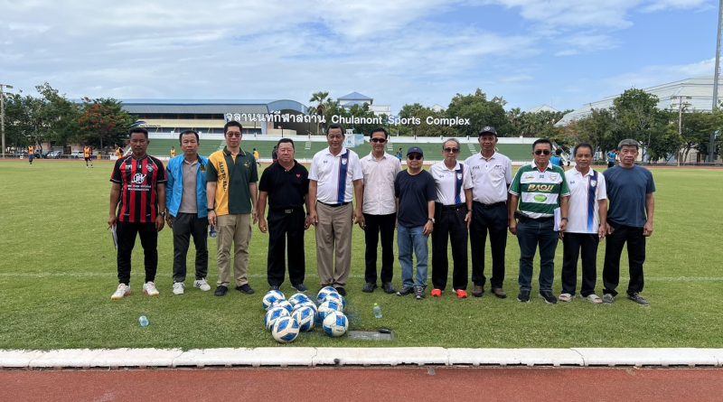 นายวรวุฒิ วิบูลย์ศิริชัย ประธานสโมสร เพชรบุรี PBRU FC นายบุญมา สิริธรังสี รองประธาน นาย ประหยัด แสงหิรัญ ผู้จัดการทีม เปิดคัดนักเตะ น้องๆในจังหวัดเพชรบุรี และใกล้เคียง เพื่อเล่น T3 ใน ฤดูกาล 2026/2027 นายวรวุฒิ วิบูลย์ศิริชัย ประธานสโมสร เพชรบุรี PBRU FC นายบุญมา สิริธรังสี รองประธาน นาย ประหยัด แสงหิรัญ ผู้จัดการทีม เปิดคัดนักเตะ น้องๆในจังหวัดเพชรบุรี และใกล้เคียง เพื่อเล่น T3 ใน ฤดูกาล 2026/2027