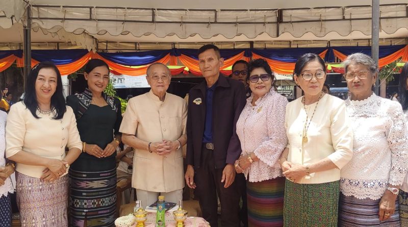 ตัวแทน คณะกรรมการสมาคมชาวเพชรบุรี ได้เข้าร่วมการต้อนรับ และมอบกระเช้า ให้กับ ดร.สุเมธ ตันติเวชกุลณ  มณฑปพระเทพวงศาจารย์ (อินทร์ อินทโซโต) วัดยาง ตำบลคลองกระแชง อำเภอเมือง จังหวัดเพชรบุรี
