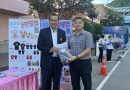 นายยุทธนา หยิมการุณ นายกสมาคมชาวเพชรบุรี และกรรมการ ลงพื้นที่ โรงเรียนพรหมานุสรณ์ ในงาน คุรุมุทิตา บูชาครู ที่ครบรอบเกษียน จําหน่าย งานวิ่งเพชรบุรีมาราธอน
